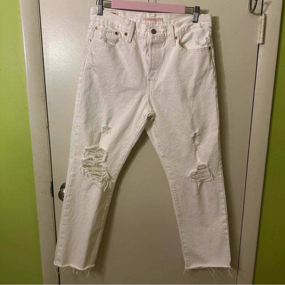 Levi’s Premium Wedgie Straight White Ripped jeans